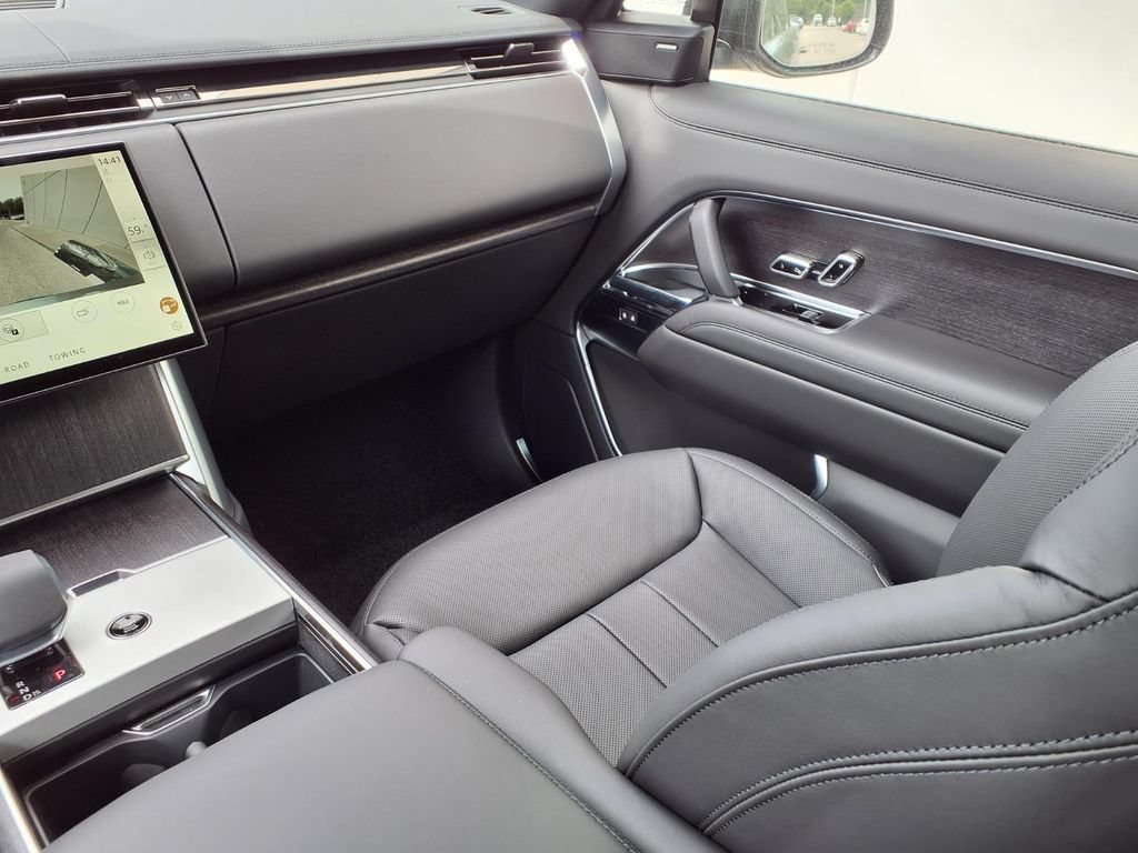 New 2026 Land Rover Range Rover Long Wheelbase SE AWD/4WD image 21