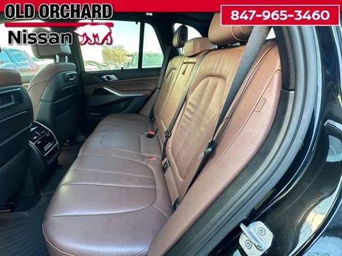 Used 2021 BMW X5 xDrive40i w/ M Sport Package image 12