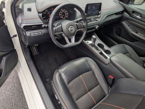 Used 2020 Nissan Altima 2.5 SR w/ Premium Package image 9