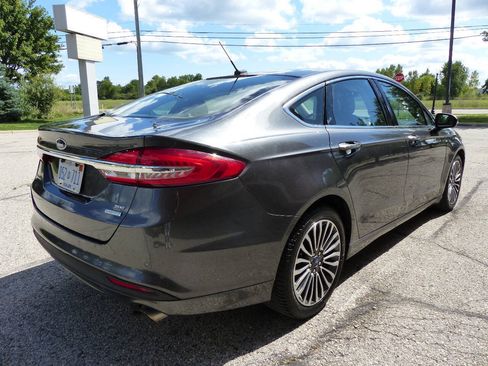 Used 2018 Ford Fusion SE w/ Fusion SE Technology Package FWD image 12