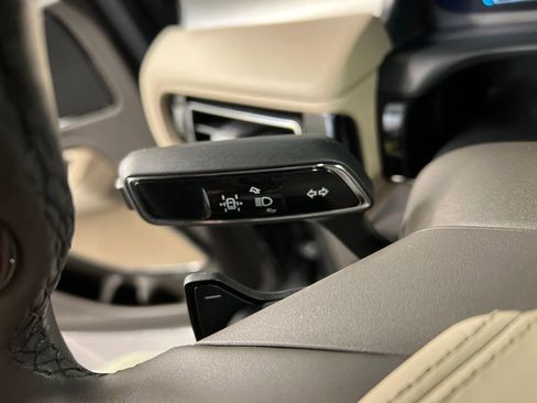 Used 2023 Lincoln Aviator AWD w/ Premium Package image 21
