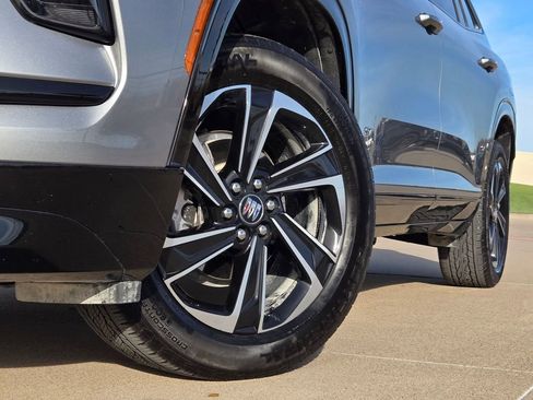 Used 2025 Buick Enclave Sport Touring image 8