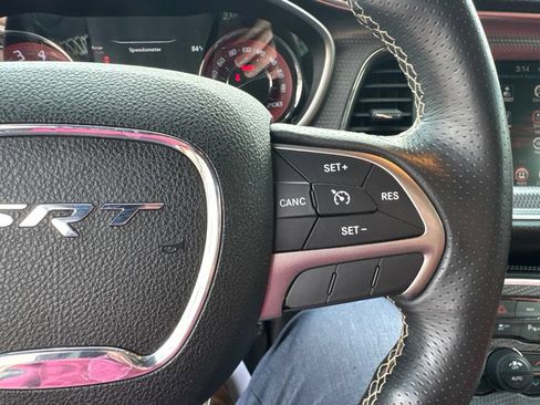 Used 2015 Dodge Challenger SRT Hellcat RWD image 14