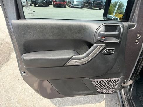 Used 2017 Jeep Wrangler Unlimited Sport AWD/4WD image 17