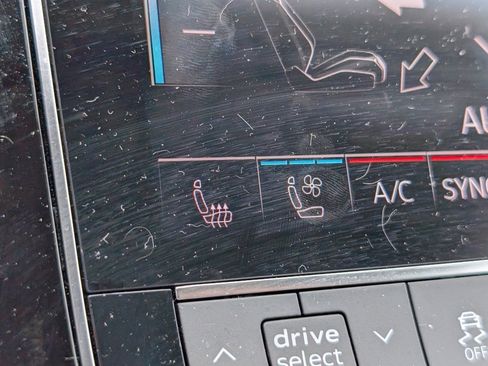 Used 2025 Audi Q7 3.0T Premium Plus image 14