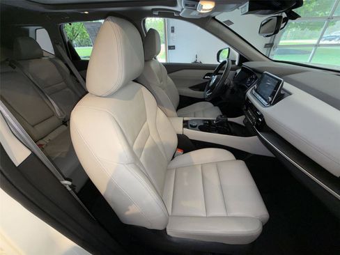 Used 2021 Nissan Rogue SL AWD/4WD image 26