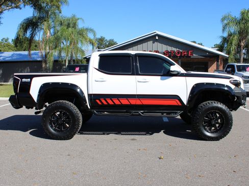 Used 2019 Toyota Tacoma SR5 image 10