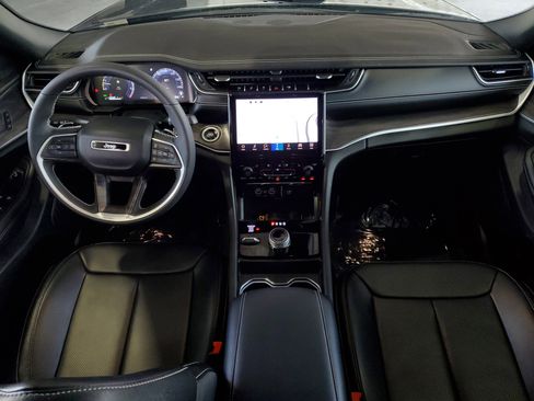 Used 2024 Jeep Grand Cherokee L Limited w/ Luxury Tech Group II image 11