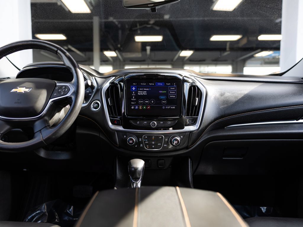 Used 2021 Chevrolet Traverse Premier AWD/4WD image 19