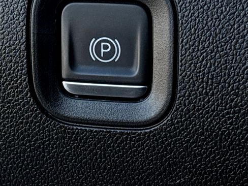 Used 2024 Chevrolet Silverado 2500 Custom w/ Custom Value Package image 31