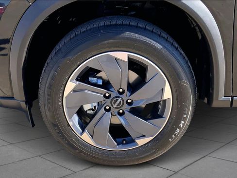 Used 2026 Nissan Rogue SV image 9