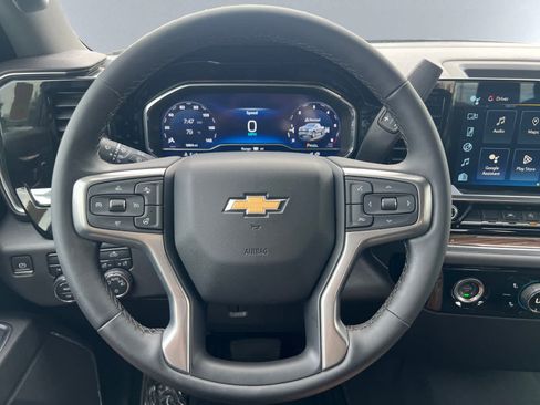 Used 2023 Chevrolet Silverado 1500 LT AWD/4WD image 16