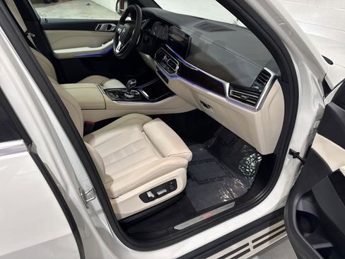 Used 2019 BMW X5 xDrive40i w/ Executive Package AWD/4WD image 57