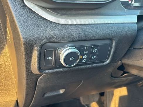 Used 2022 Ford Explorer XLT w/ Equipment Group 202A AWD/4WD image 12