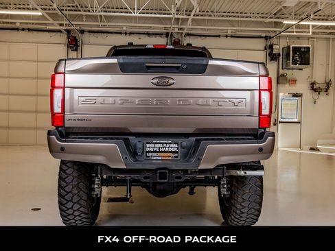Used 2021 Ford F250 Lariat w/ Lariat Ultimate Package AWD/4WD image 8