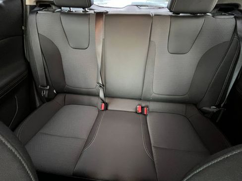 Used 2025 Buick Encore GX Preferred image 38