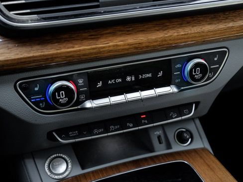 Used 2022 Audi Q5 2.0T Prestige w/ Prestige Package image 36