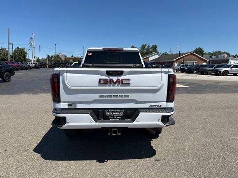 Used 2024 GMC Sierra 2500 AT4 w/ AT4 Premium Plus Package AWD/4WD image 6