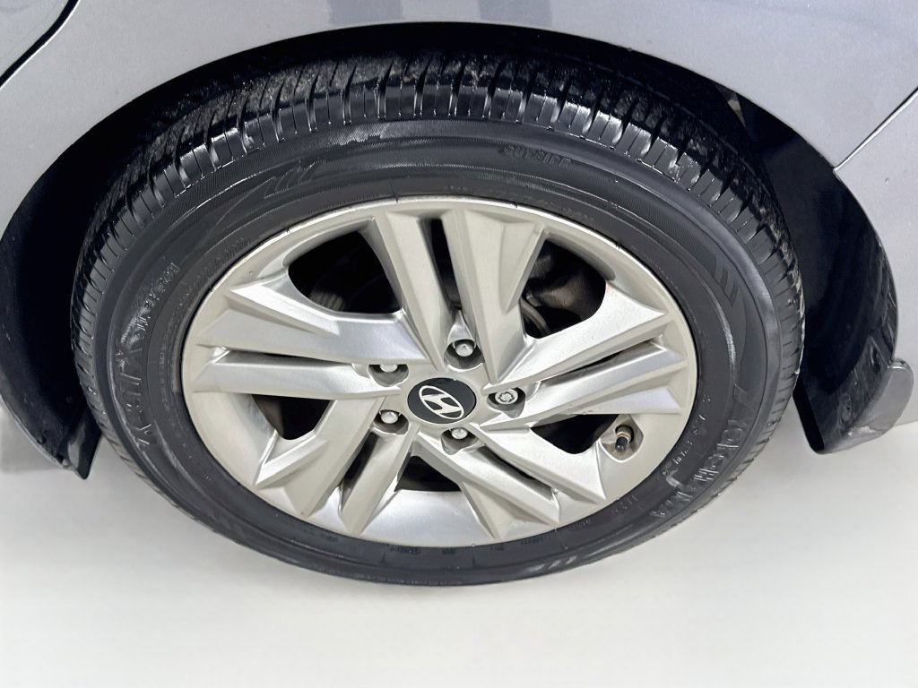Used 2019 Hyundai Elantra Value Edition FWD image 38