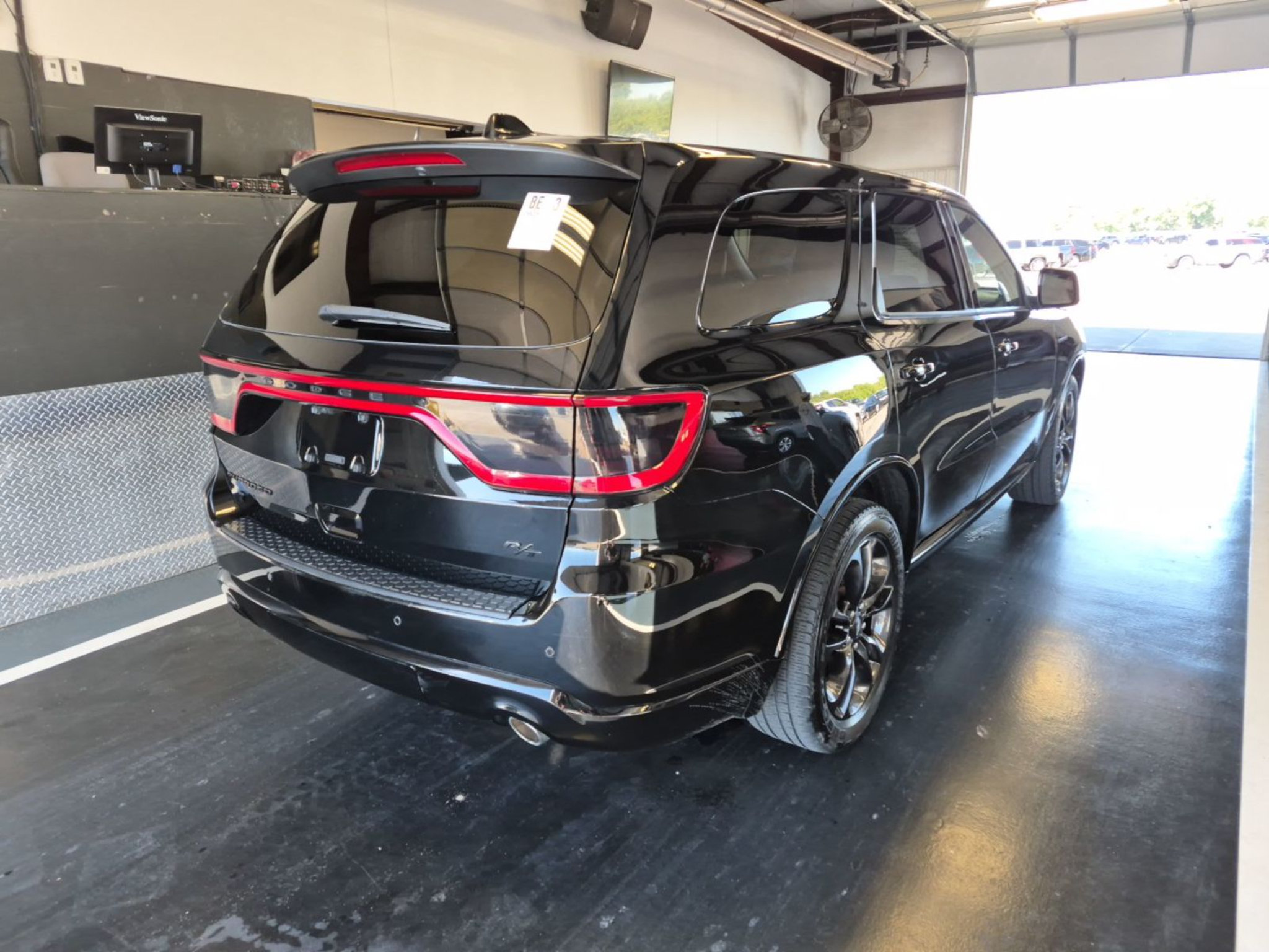 Used 2021 Dodge Durango R/T w/ Technology Group AWD/4WD image 4