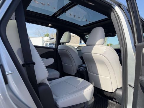 Used 2025 Lexus TX 350 AWD w/ Technology Package image 16