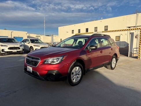 Used 2018 Subaru Outback 2.5i image 2