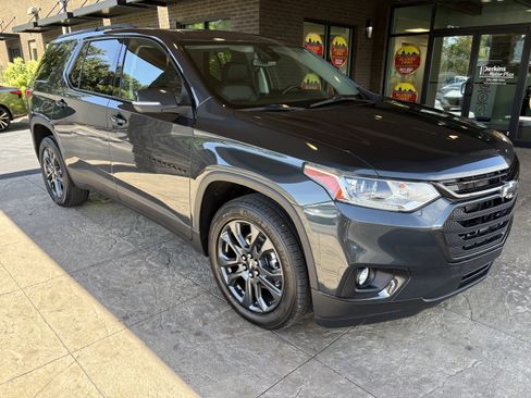 Used 2021 Chevrolet Traverse RS FWD image 4