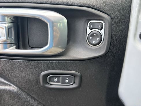 Used 2023 Jeep Wrangler Unlimited Sport AWD/4WD image 15