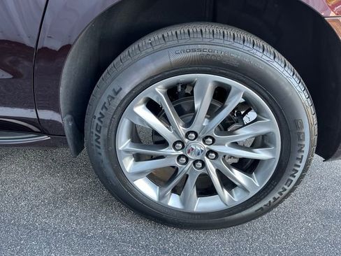 Used 2023 Buick Enclave Avenir w/ Avenir Technology Package FWD image 9