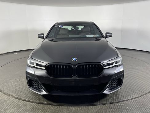 Certified 2022 BMW M550i xDrive w/ Dynamic Handling Package image 2