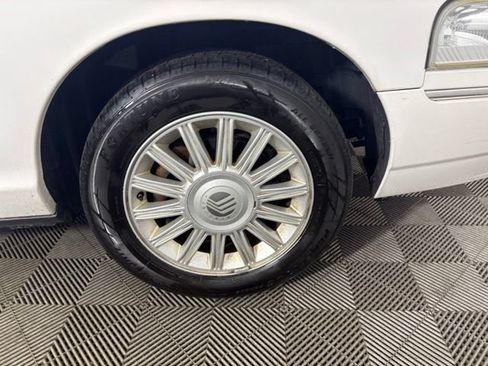 Used 2009 Mercury Grand Marquis LS RWD image 19