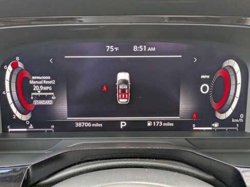 Used 2024 Nissan Pathfinder Platinum FWD image 30