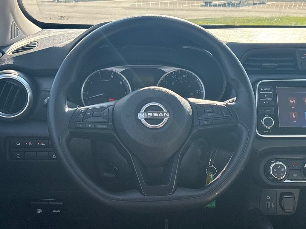 Used 2025 Nissan Versa S FWD image 30