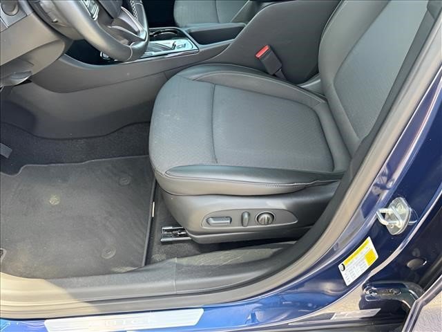 Used 2023 Buick Encore GX Select FWD image 7