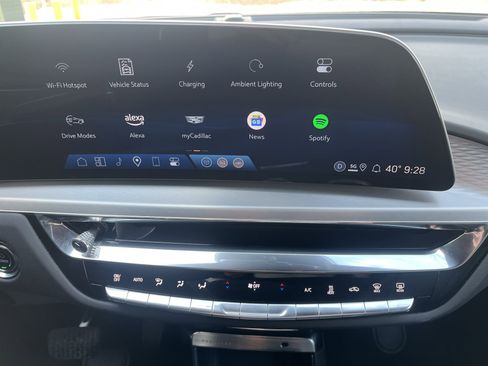 Used 2024 Cadillac Lyriq Luxury w/ LPO, Floor Liner Package image 27