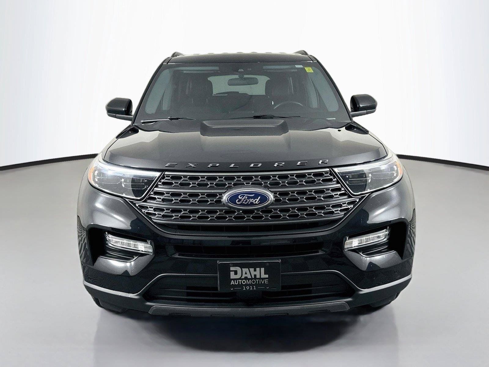 Used 2023 Ford Explorer XLT w/ Equipment Group 202A AWD/4WD image 3