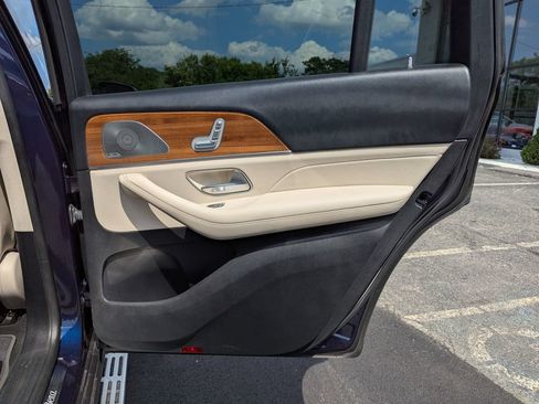 Used 2021 Mercedes-Benz GLS 450 4MATIC image 36