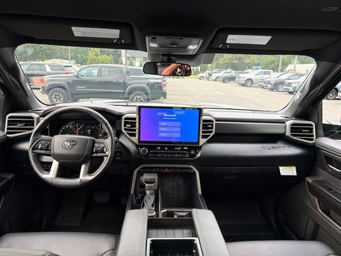 Used 2025 Toyota Tundra SR5 w/ SR5 Premium Package AWD/4WD image 8