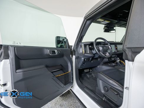 Used 2024 Ford Bronco Badlands AWD/4WD image 9
