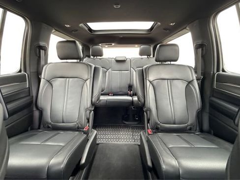 Used 2024 Jeep Wagoneer Series II w/ Convenience Group I AWD/4WD image 14