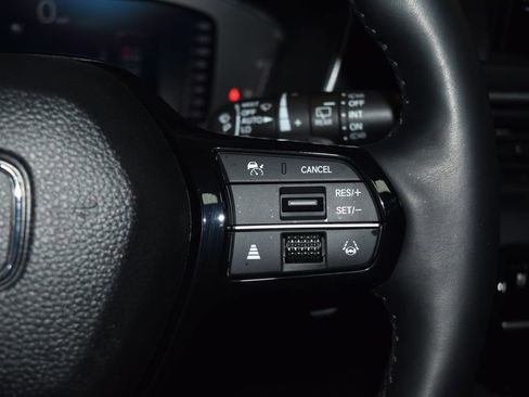 Used 2025 Honda Pilot Elite image 10