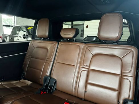 Used 2022 Lincoln Navigator L Reserve AWD/4WD image 23