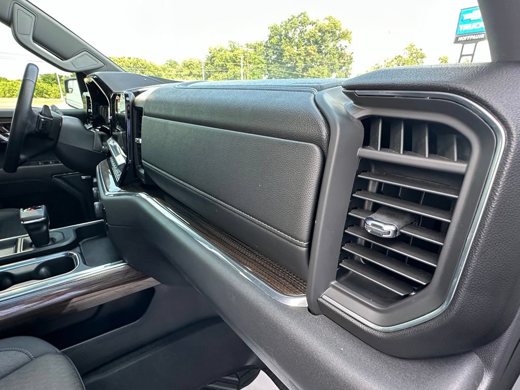 Used 2024 Chevrolet Silverado 1500 LT Trail Boss w/ Convenience Package II AWD/4WD image 14