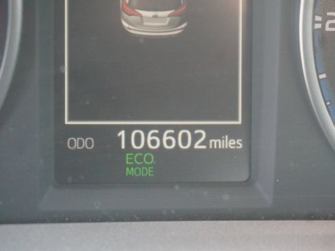 Used 2018 Toyota RAV4 LE w/ All Weather Liner Package FWD image 5