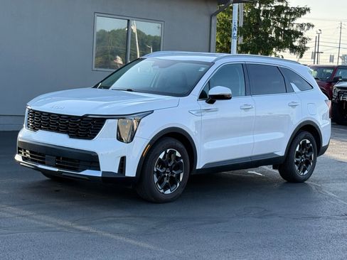 Used 2024 Kia Sorento S FWD image 7