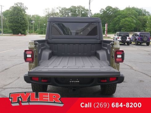 New 2026 Jeep Gladiator Rubicon w/ Steel Power Dome Hood Package AWD/4WD image 19