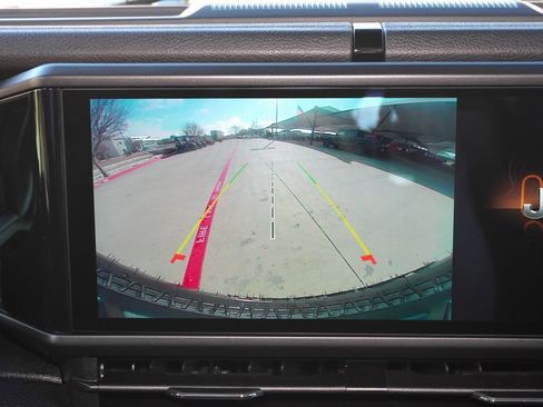 Used 2025 Jeep Wrangler Willys image 14