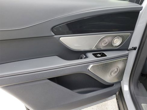 New 2026 Lincoln Nautilus Reserve image 8