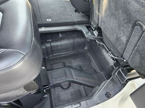 Used 2024 Chrysler Pacifica Touring-L FWD image 30