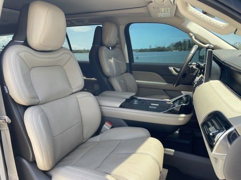 Used 2022 Lincoln Navigator L Reserve RWD image 8